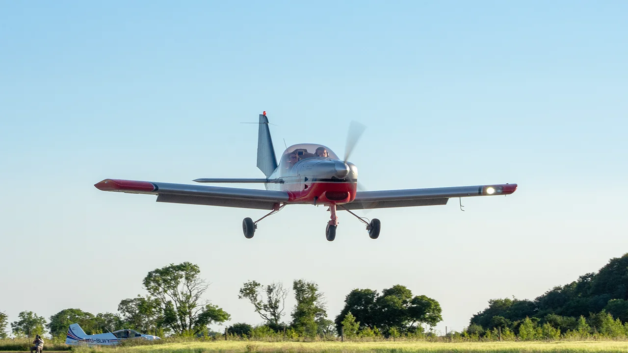 cabaero aviation aero at-3 on approach